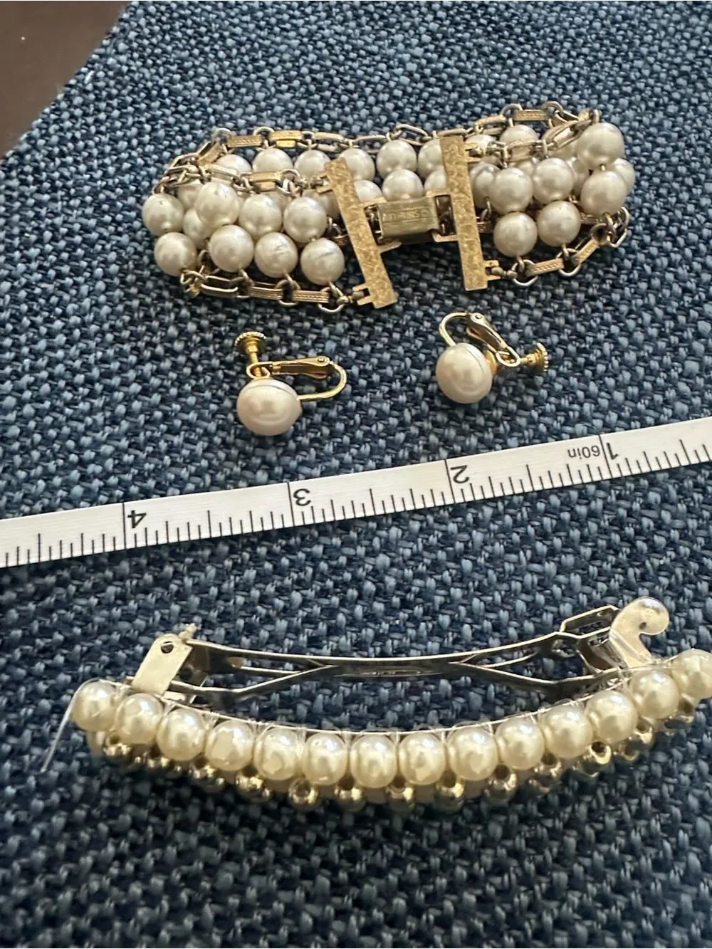 Sarah Coventry bracelet pearl